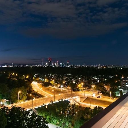 Hoch Hinaus, Neu Und Stilvoll Mit Pool Am Dach Leilighet Wien Eksteriør bilde